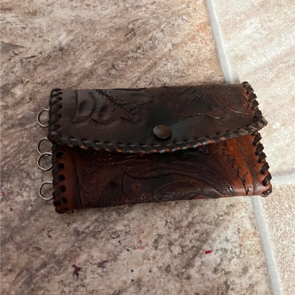 Vintage Handy USA Brown Tooled Leather Key Case Floral Whipstitch 6 Hook Wallet